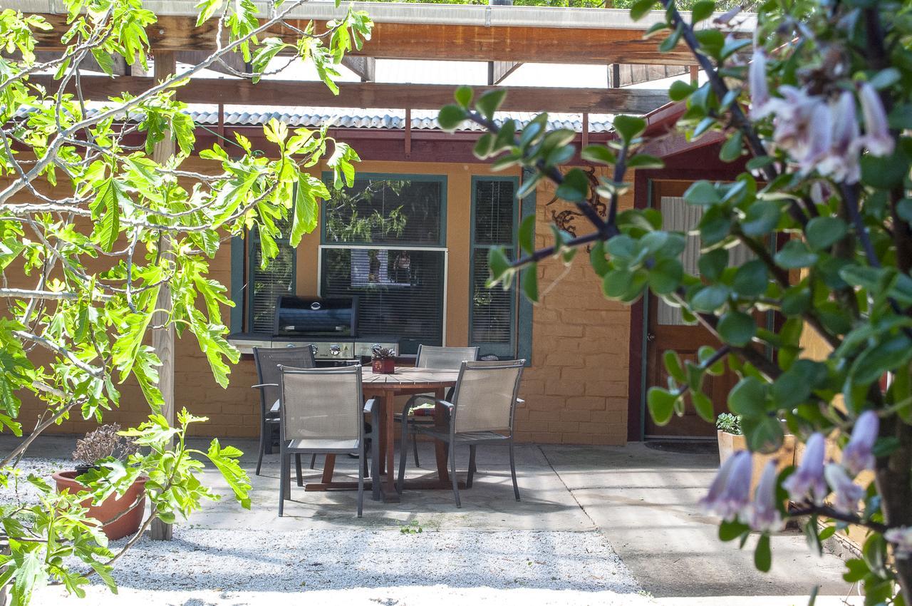 Trevalia Accommodation Penwortham 外观 照片